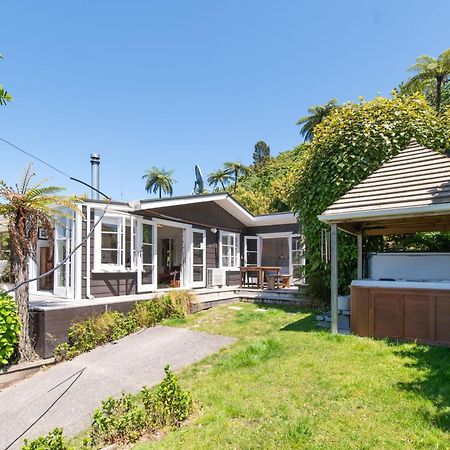 Kiwiana Bach - Lake Tarawera Holiday Home Exterior photo